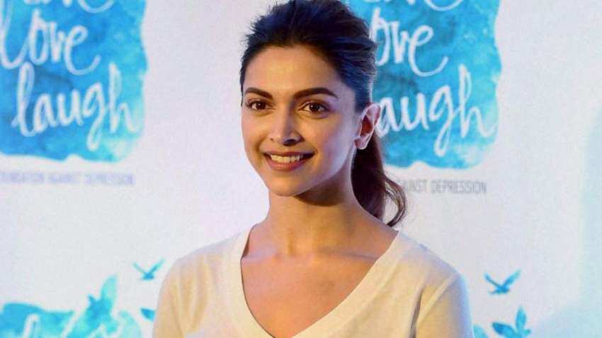 Deepika Padukone Deletes All Instagram Twitter Posts Zee Business Deepika stunning padukone for a reliance event. deepika padukone deletes all instagram