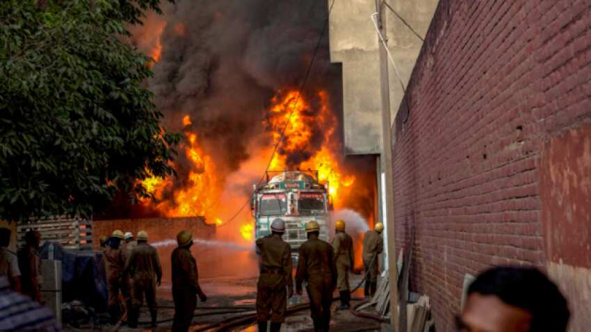 Massive fire breaks out at Harley Davidson showroom in Delhi&#039;s Moti Nagar