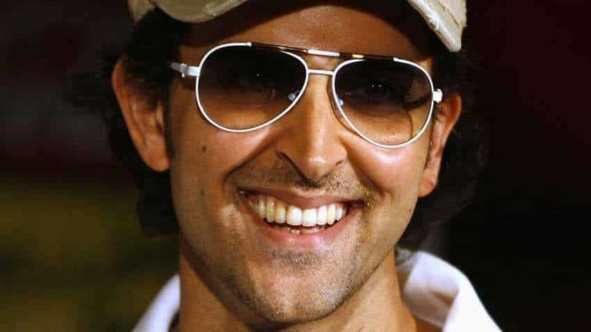 Hrithik Roshan posts a &#039;&#039;serious selfie&#039;&#039;