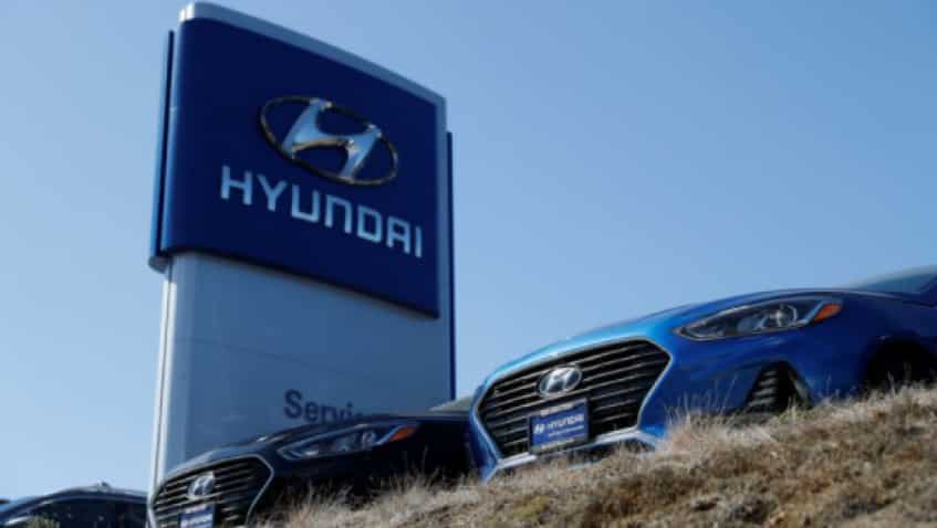 Hyundai recalls 471,000 more SUVs, tells owners to park outside