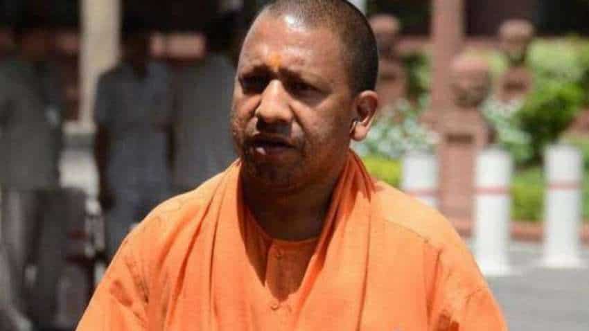 Sonu Nigam meets Yogi Adityanath after visiting Ayodhya Sonu Nigam meets Yogi Adityanath after visiting Ayodhya