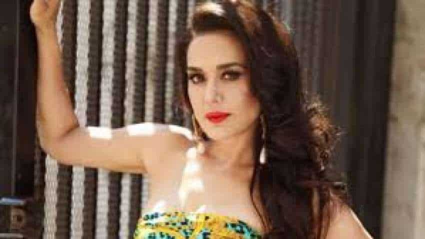 Wishes pour in as &#039;&#039;Dimple Queen&#039;&#039; Preity Zinta turns 46