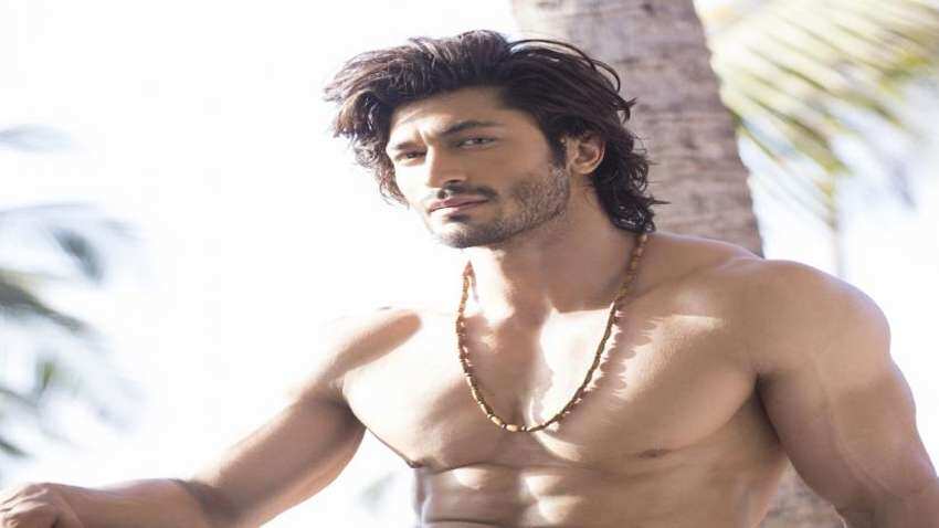 Bruce Lee, Jackie Chan, Chuck Norris, Steven Seagal - Vidyut Jammwal! Yes, this Indian celebrity recognised as top martial artist in the world