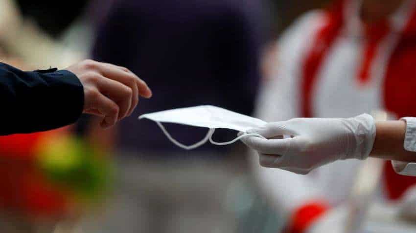 Two masks, snug fit reduces COVID-19 spread, U.S. study shows Two masks, snug fit reduces COVID-19 spread, U.S. study shows