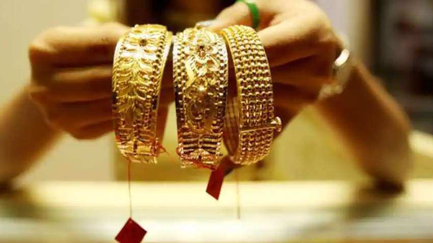 Gold plunges Rs 717; silver declines Rs 1,274