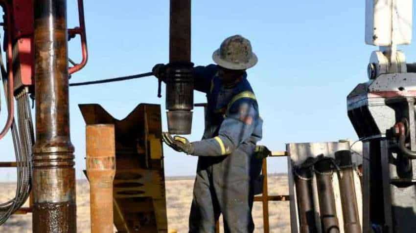 Oil gains as US production slowly returns after freeze Oil gains as US production slowly returns after freeze