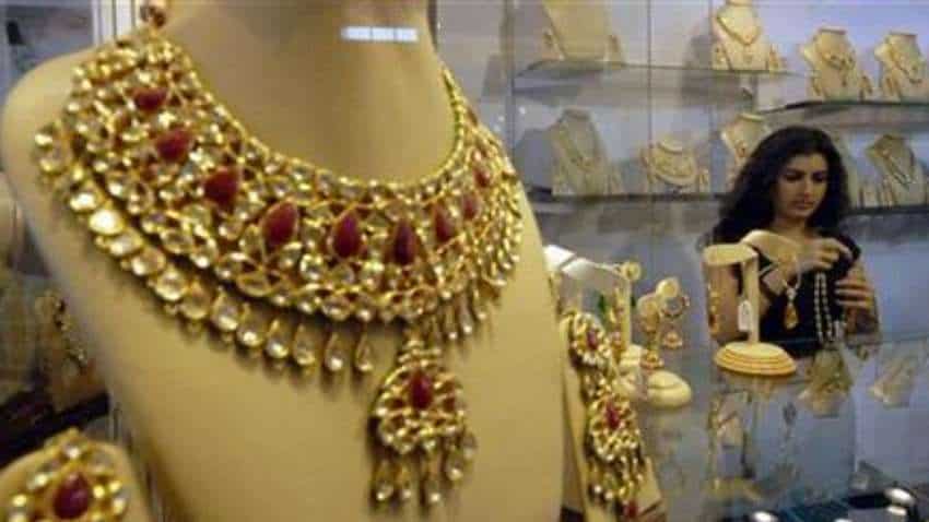 Gold Price Today 23-02-2021 – Price fluctuations currently in bullion; Expert recommends a Wait and Watch Strategy Gold Price Today 23-02-2021 – Price fluctuations currently in bullion; Expert recommends a Wait and Watch Strategy