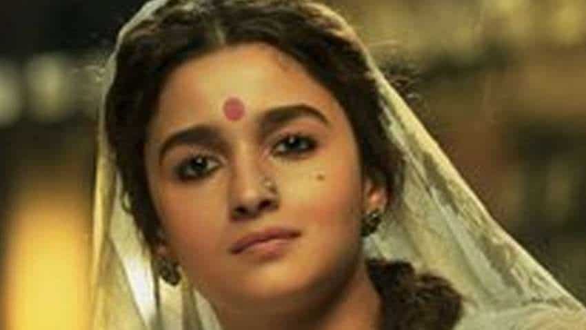 Gangubai Kathiawadi: AMAZING Alia Bhatt! Check POWERFUL first look, story, release date, cast and other details Gangubai Kathiawadi: AMAZING Alia Bhatt! Check POWERFUL first look, story, release date, cast and other details