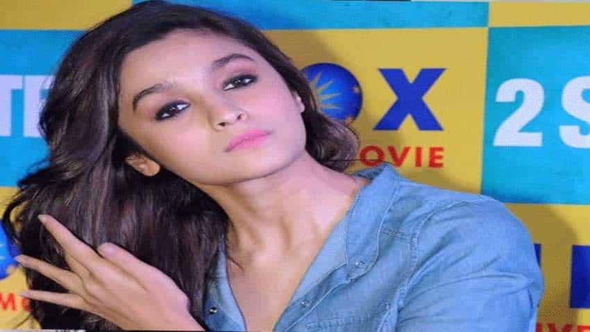Alia Bhatt to star in, produce 'Darlings' with SRK's Red Chillies Entertainment Alia Bhatt to star in, produce 'Darlings' with SRK's Red Chillies Entertainment