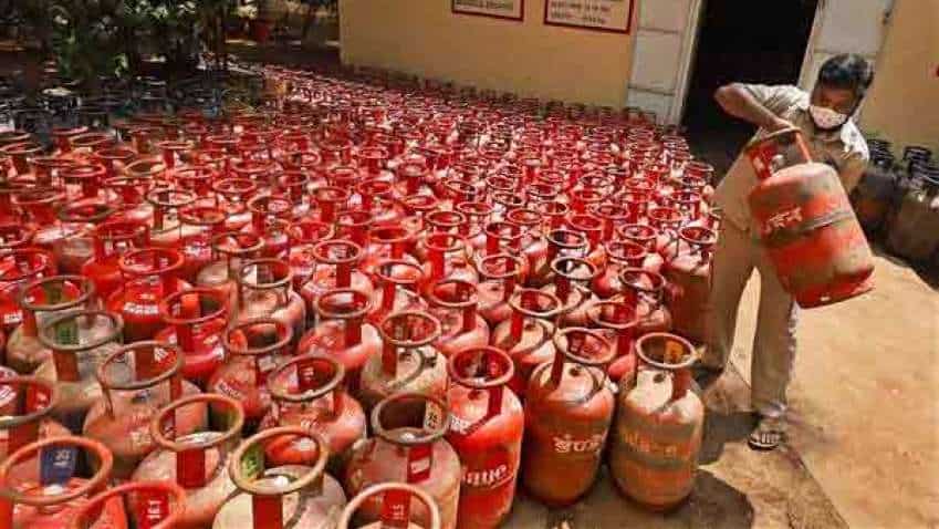 LPG price rising, but gas cylinder booking becomes easier; customers can order refill from three dealers at the same time soon LPG price rising, but gas cylinder booking becomes easier; customers can order refill from three dealers at the same time soon