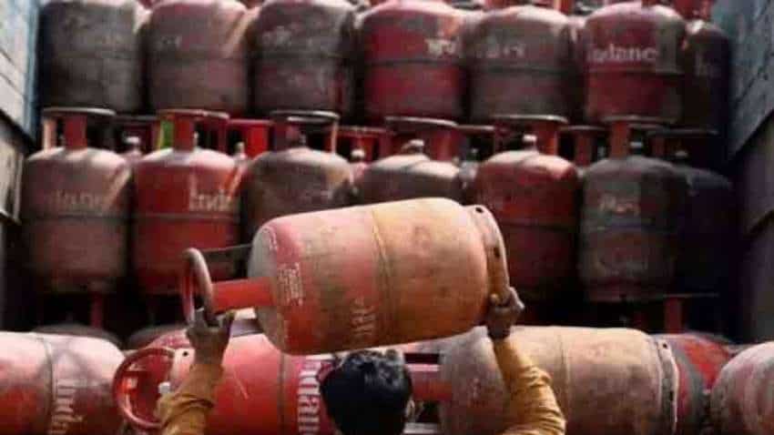 3 free LPG cylinders likely again for Ujjawala scheme beneficiaries 3 free LPG cylinders likely again for Ujjawala scheme beneficiaries