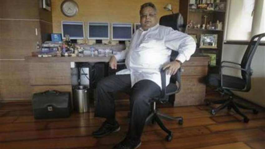Know which Rakesh Jhunjhunwala Portfolio stock clocked in 1 lakh in Tractor sales