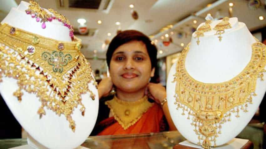 Gold Price Today 31-03-2021: Yellow metal rate rises near 1 pct; experts eye Rs 48000 mark, unveil money making strategy Gold Price Today 31-03-2021: Yellow metal rate rises near 1 pct; experts eye Rs 48000 mark, unveil money making strategy