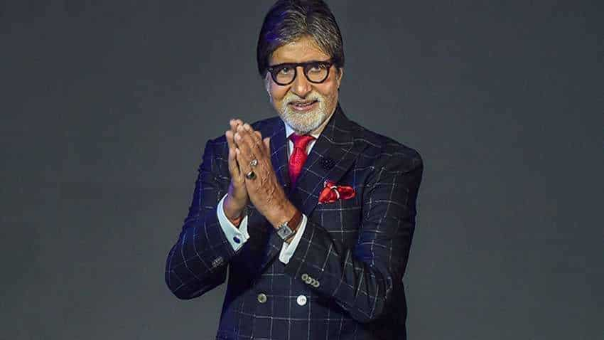 Amitabh Bachchan receives COVID-19 vaccine