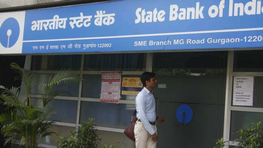 SBI share price today falls by a whopping 4.5 pct; Big loss! Expert tells reveals reason why