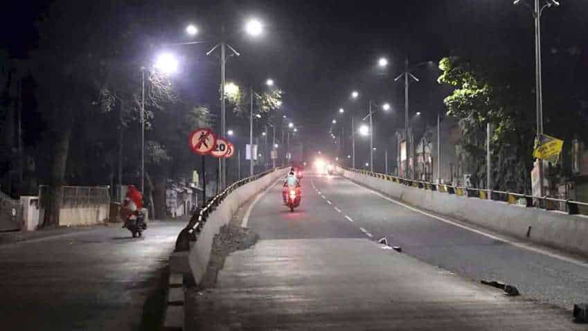 Delhi night curfew from today: Check rules about buses, Delhi metro, autos, taxis and public transport Delhi night curfew from today: Check rules about buses, Delhi metro, autos, taxis and public transport