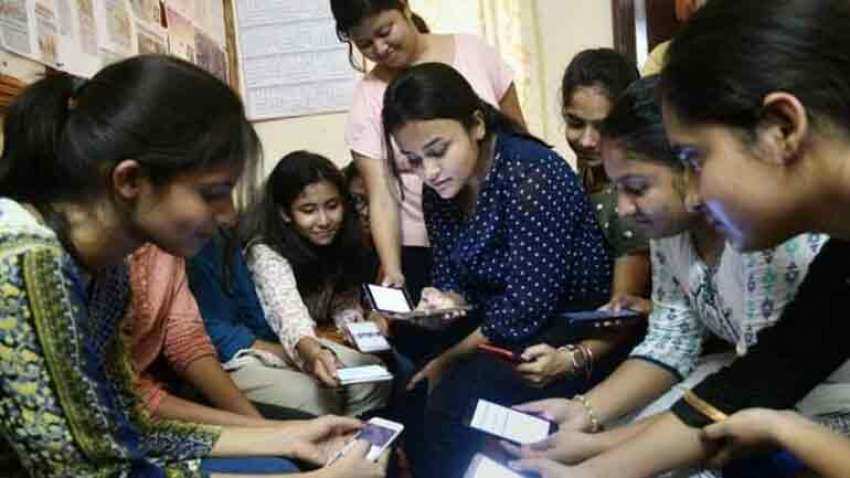 UGC asks universities to complete admissions to 1st-year courses by September 30, start session by October 1 UGC asks universities to complete admissions to 1st-year courses by September 30, start session by October 1