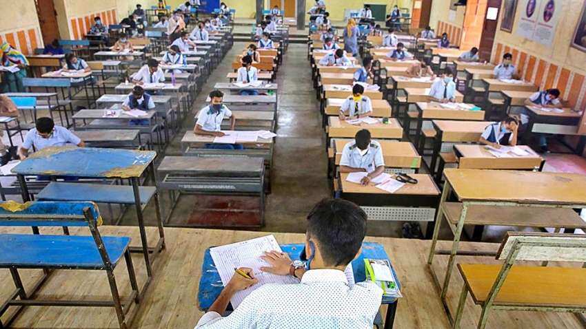 K'taka: 8.76L students to appear for Class 10 exams from Monday K'taka: 8.76L students to appear for Class 10 exams from Monday