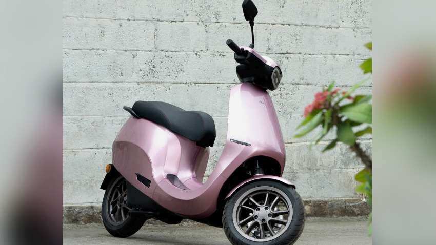 Ola Electric Scooter launch date: ANNOUNCED! All set for THIS day- Check booking amount, process, colour options and more Ola Electric Scooter launch date: ANNOUNCED! All set for THIS day- Check booking amount, process, colour options and more