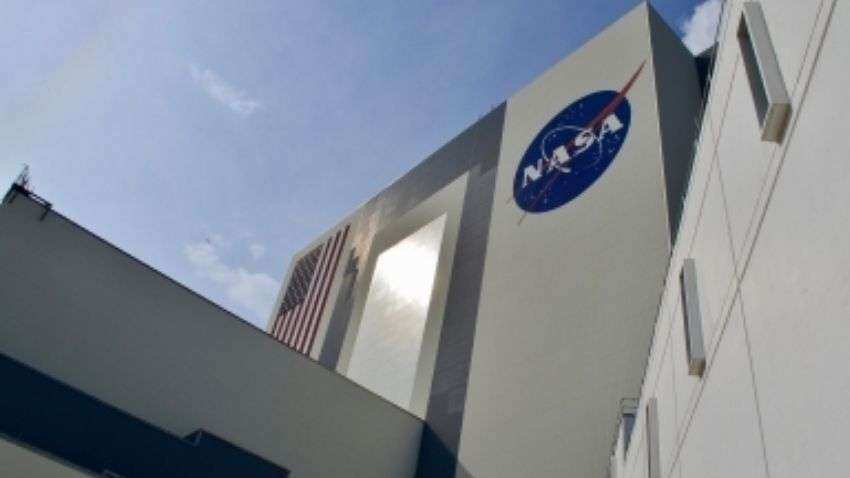 NASA suspends SpaceX&#039;s lunar lander contract till November