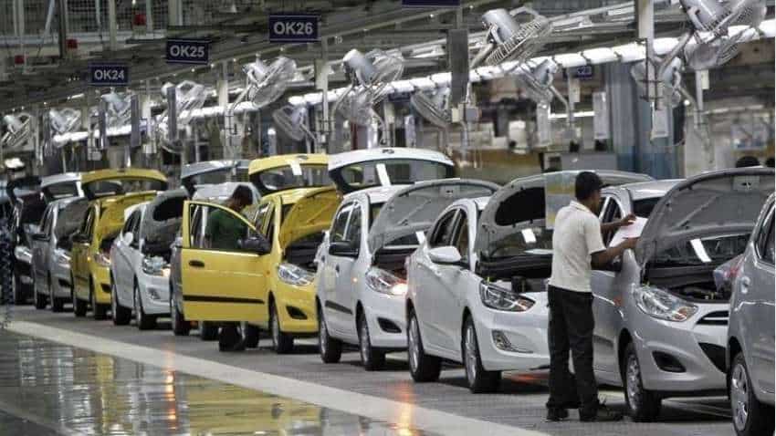 SIAM SALES Numbers! Overall domestic auto sale DIPS by 11.35% to 15,86,873 units in August 2021  