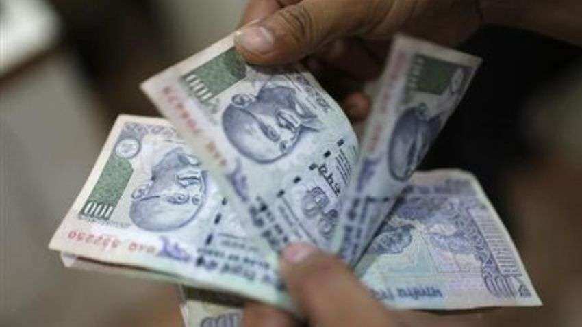 Rupee Gains On Dollars Inflows Traders Await Auction Outcome Zee Business