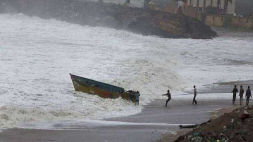 Rain lashes parts of Odisha ahead of cyclone Gulab's landfall Rain lashes parts of Odisha ahead of cyclone Gulab's landfall