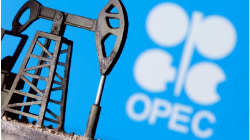 MCX Crude Oil futures open in red amid OPEC’s decision to maintain supply restraints; analyst recommends buy for this target