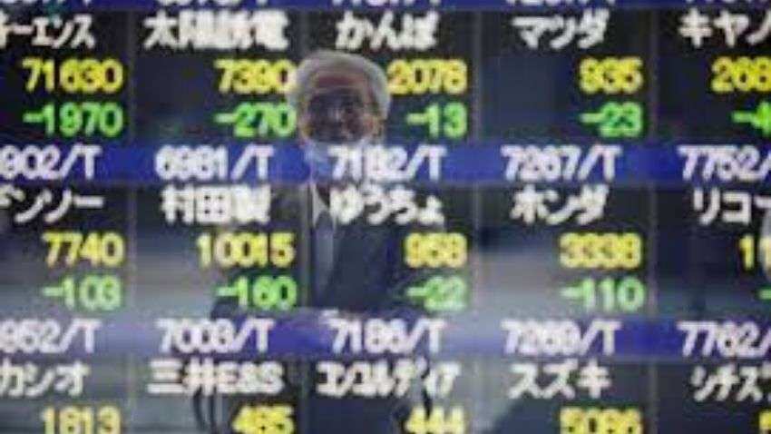Global stocks rally after tech sell-off, dollar gains Global stocks rally after tech sell-off, dollar gains