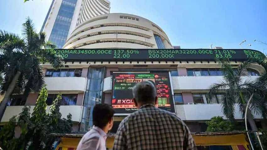 Dalal Street Traders Corner: Nifty closes below 18K; What should investors do on Wednesday? | Zee Business