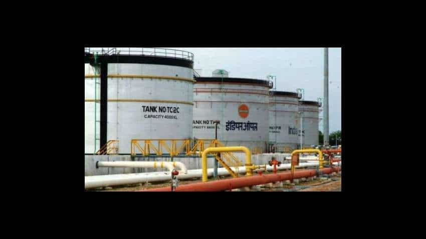 Oil nears three-year high on energy crunch fears Oil nears three-year high on energy crunch fears