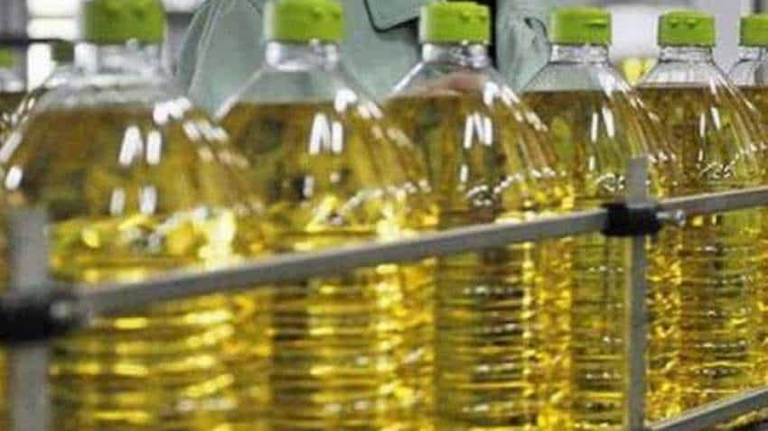 Pass on to consumers Rs 15-20/kg benefit in edible oil prices post import duty cut: Centre to states Pass on to consumers Rs 15-20/kg benefit in edible oil prices post import duty cut: Centre to states