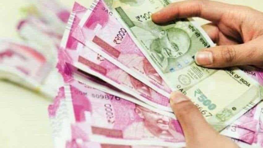 Rupee surges 26 paise against US dollar in early trade Rupee surges 26 paise against US dollar in early trade