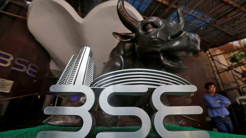 Nifty trades below 18,200, Sensex down nearly 1%; Kotak Mahindra Bank top gainer Nifty trades below 18,200, Sensex down nearly 1%; Kotak Mahindra Bank top gainer