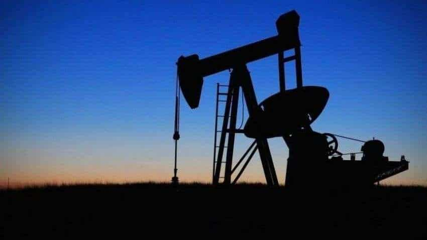 Oil drops ahead of stocks data, Iran talks