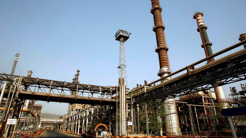 India September crude imports hit 5-month high as business activity pick-up India September crude imports hit 5-month high as business activity pick-up