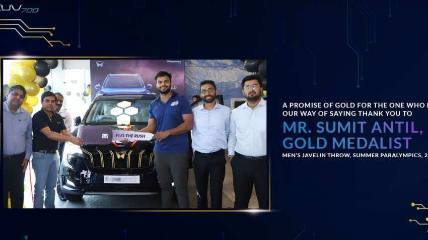 Mahindra hands over first-ever personalized XUV700 to gold medalist Sumit Antil