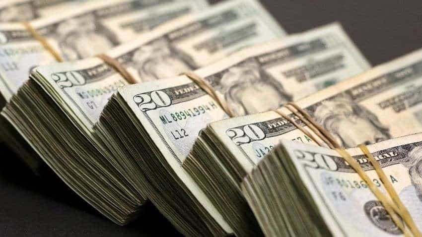 Dollar stands tall as Fed heads toward taper 