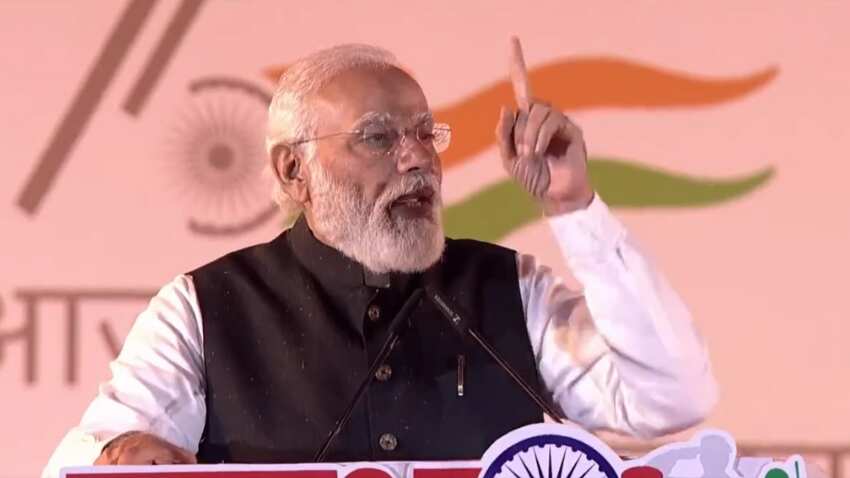 PM Narendra Modi launches development projects worth over Rs 3,425 crore in UP's Jhansi PM Narendra Modi launches development projects worth over Rs 3,425 crore in UP's Jhansi