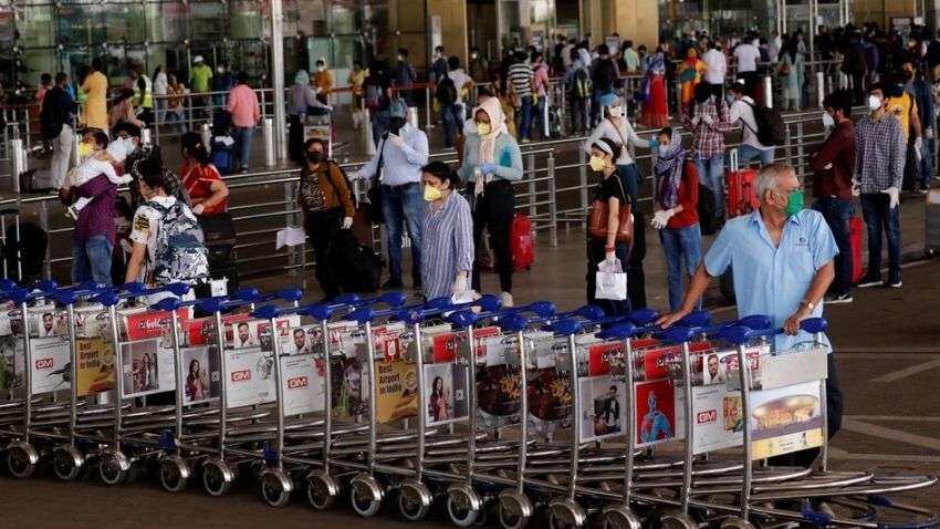 Omicron scare: 1,000 travellers from African nations landed in Mumbai in last 15 days; 100 tested, says BMC Omicron scare: 1,000 travellers from African nations landed in Mumbai in last 15 days; 100 tested, says BMC