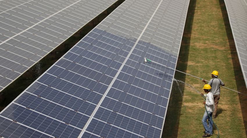 SSEL, Germany's Viridis.IQ ink deal for setting up 4,000 MW solar project SSEL, Germany's Viridis.IQ ink deal for setting up 4,000 MW solar project