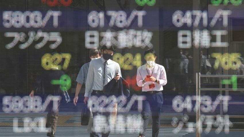 Asia stocks tick up from one-year low, China gains on RRR cut