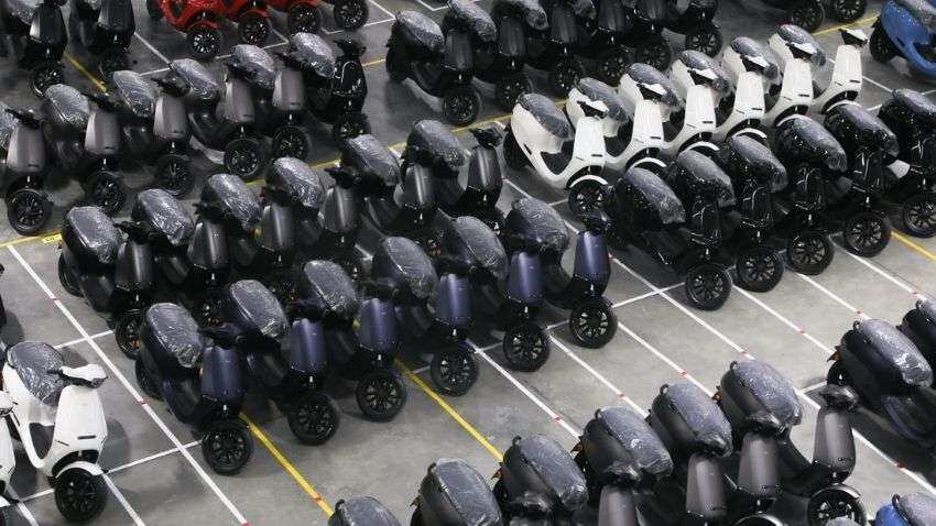 Ola gears up to deliver electric scooters from December 15; what CEO Bhavish Aggarwal said? Ola gears up to deliver electric scooters from December 15; what CEO Bhavish Aggarwal said?