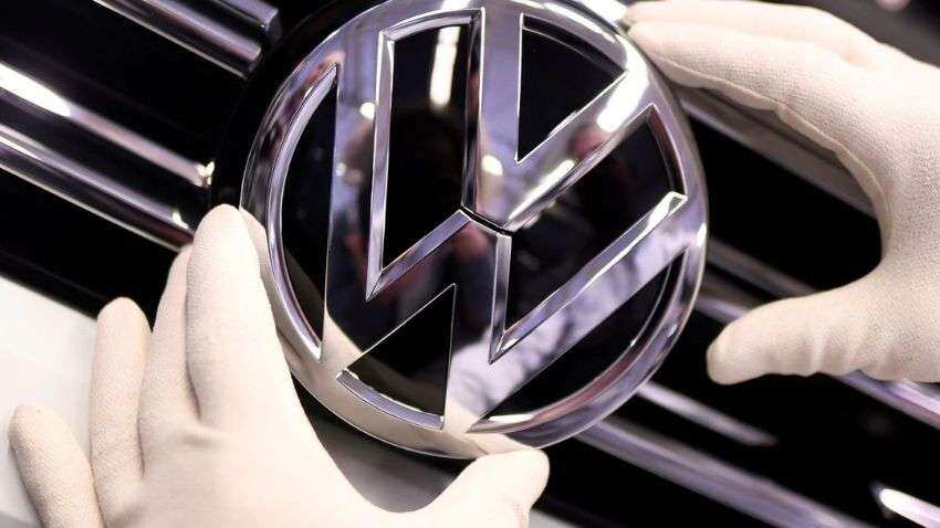  Volkswagen expects chip supply to be challenging at least until end-H1