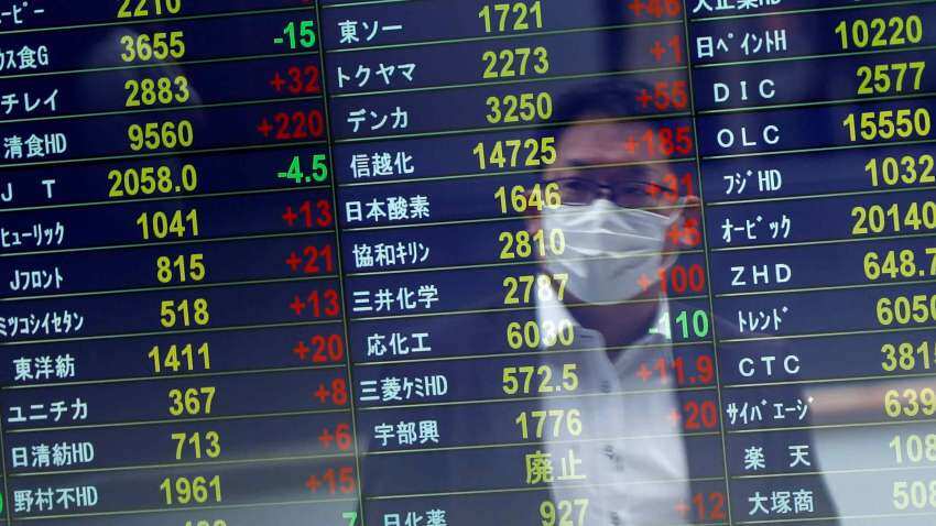 Asian shares slip as rising U.S. yields hit tech firms; Oil prices give up previous session`s gains