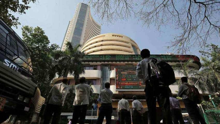 Closing Bell: Nifty, Sensex stage bounce back to end in green ahead of stock market holiday on January 26