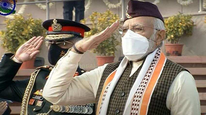 Republic Day 2022: PM Narendra Modi dons unique cap and stole - Know the story behind them Republic Day 2022: PM Narendra Modi dons unique cap and stole - Know the story behind them