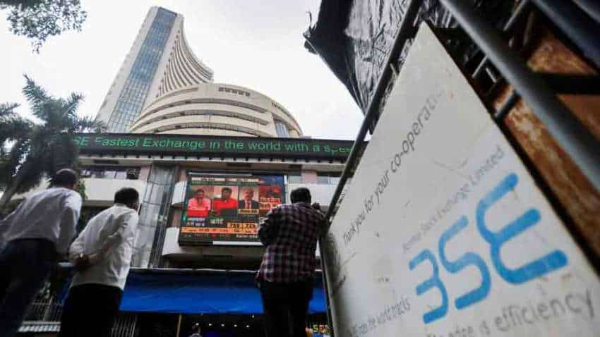 Closing Bell: Market trims losses in last hour as Nifty ends near 17,100, Sensex closes around 400 points lower; realty, metal, IT among top losers