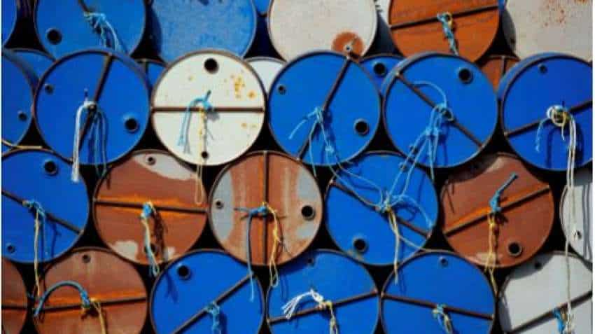 Oil jumps as EU weighs Russian ban, Saudi refinery output hit