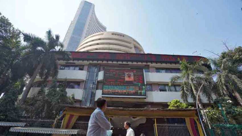 Stock market update: Nifty, Sensex trade lower amid volatility; Bank Nifty drops 600 points – financial stocks worst hit 